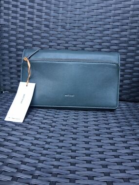 Matt & Nat Green Vegan Leather Women's Clutch, NWT